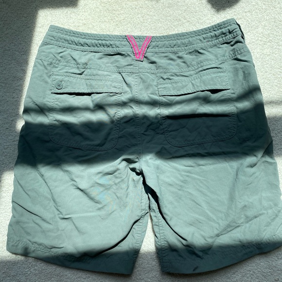 North Face Shorts - Picture 2 of 7